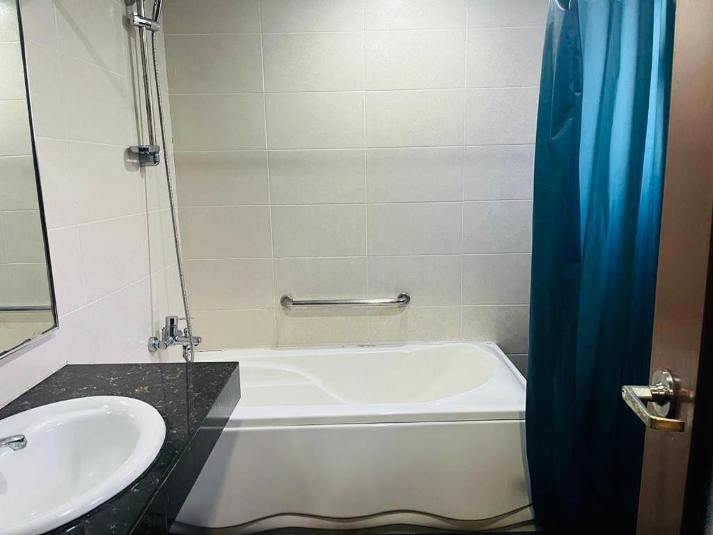 Green Town Hotel Classic Malacca Extérieur photo